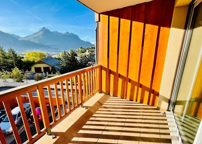 Nice Cosy Apt With Balcony In Briancon