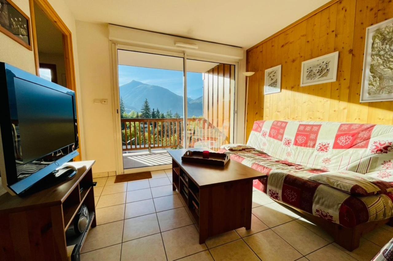 Cosy With Balcony In Apartment *