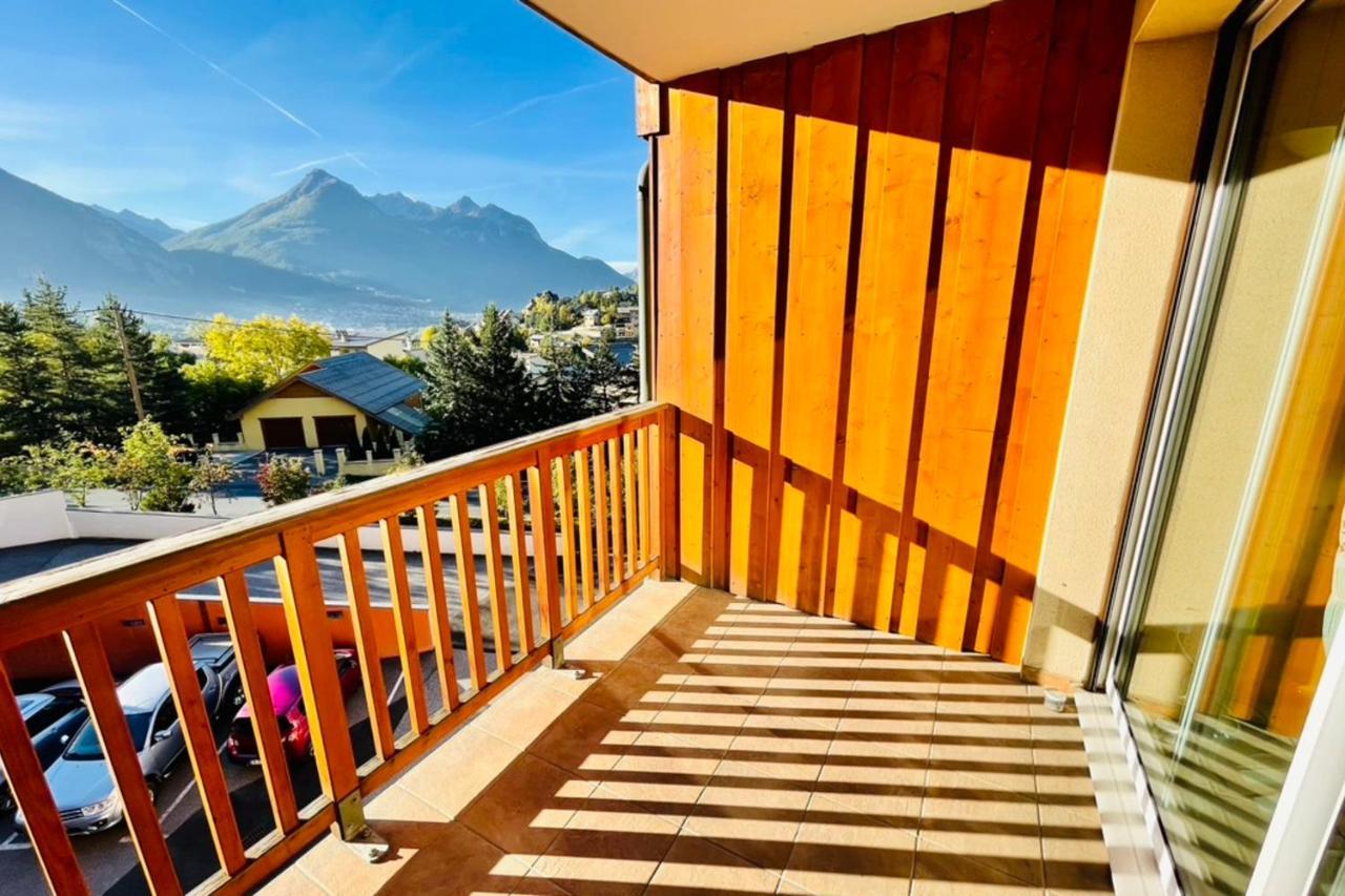 Cosy With Balcony In *